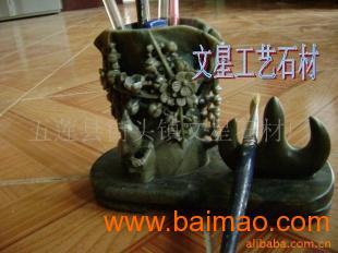 手工雕刻笔筒 匠心独运的案头雅物与增值良机